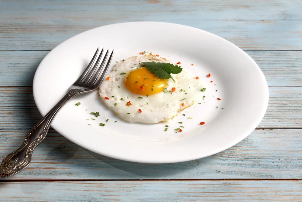 sunny side egg on a plate
